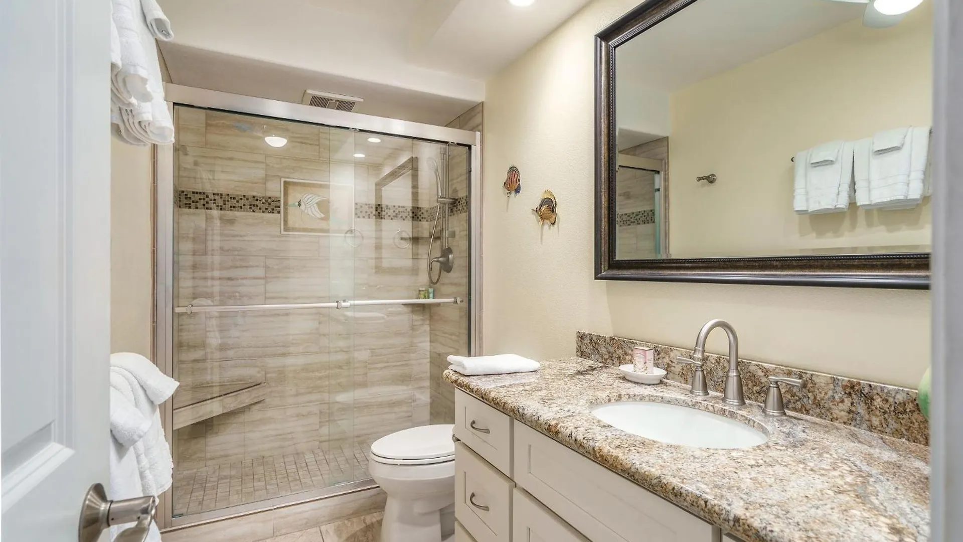 Maui Parkshore 307 - Stunning Remodel, Ocean Views Wailea