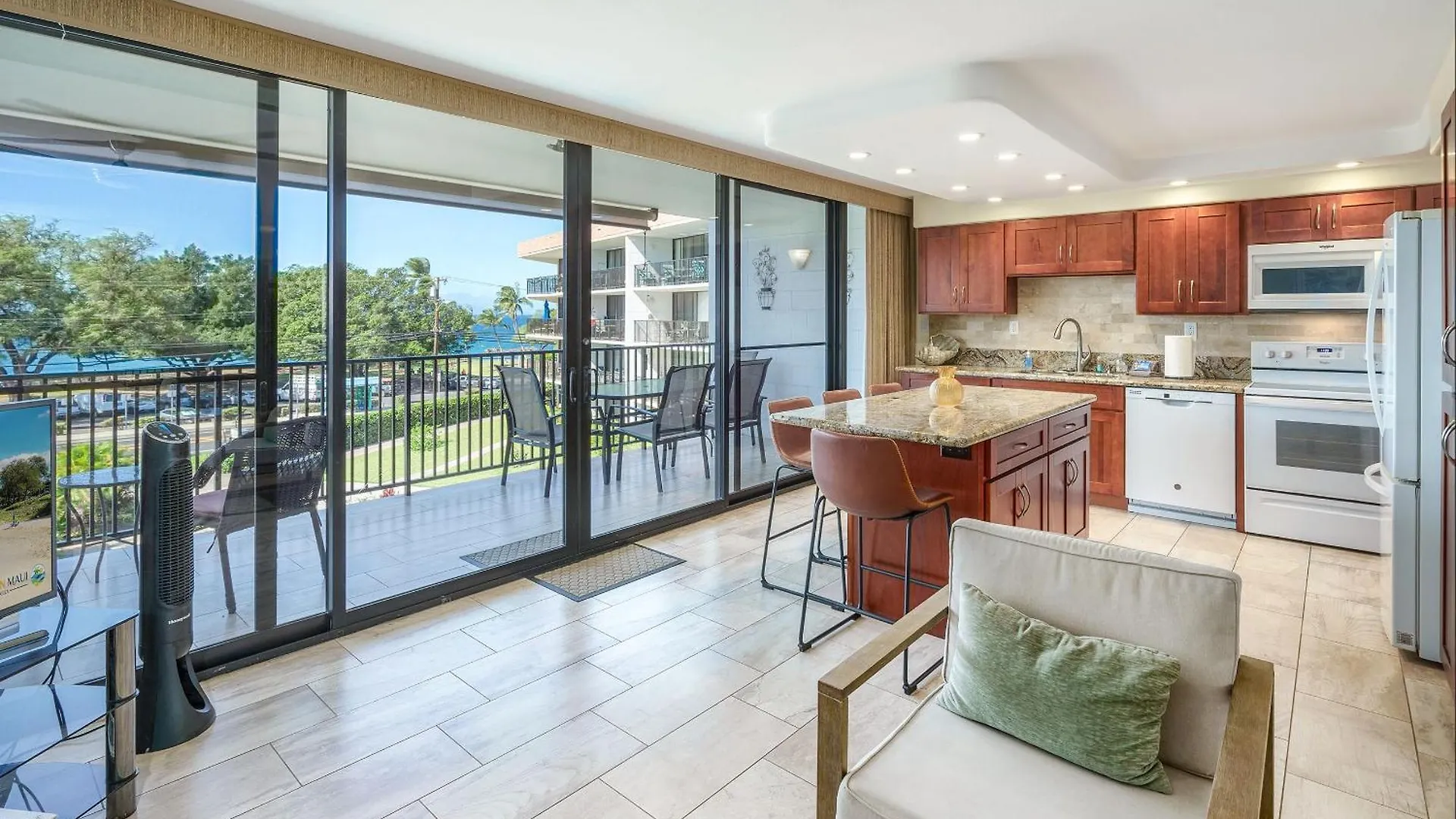 Maui Parkshore 307 - Stunning Remodel, Ocean Views Wailea